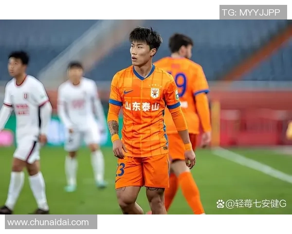 恒大与山东鲁能激战正酣比分悬念引发球迷热议与期待